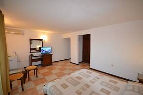Family Hotel More
