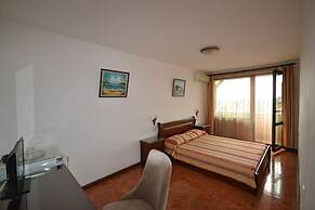 Family Hotel More