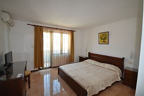Family Hotel More
