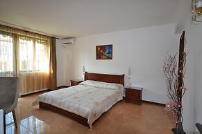 Family Hotel More