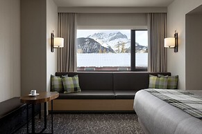 Peaks Hotel & Suites