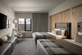 Peaks Hotel & Suites