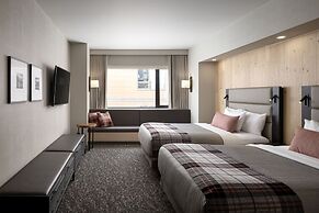 Peaks Hotel & Suites