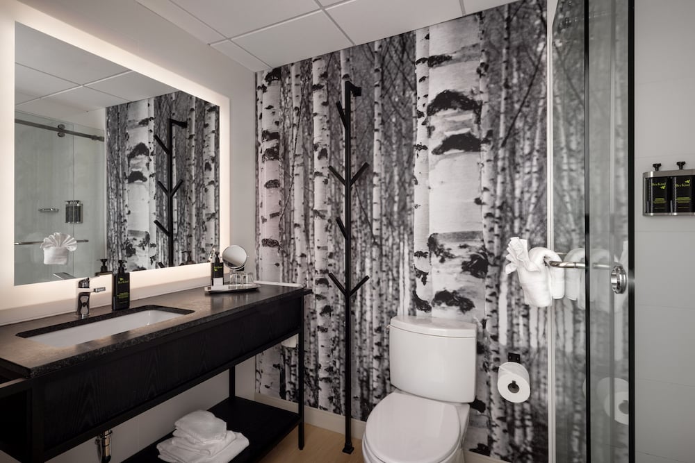 Peaks Hotel & Suites