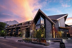 Peaks Hotel & Suites