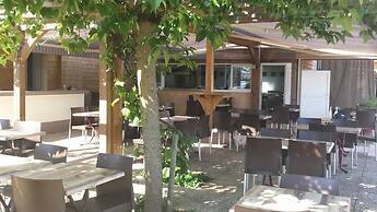Logis Hôtel Cruzel