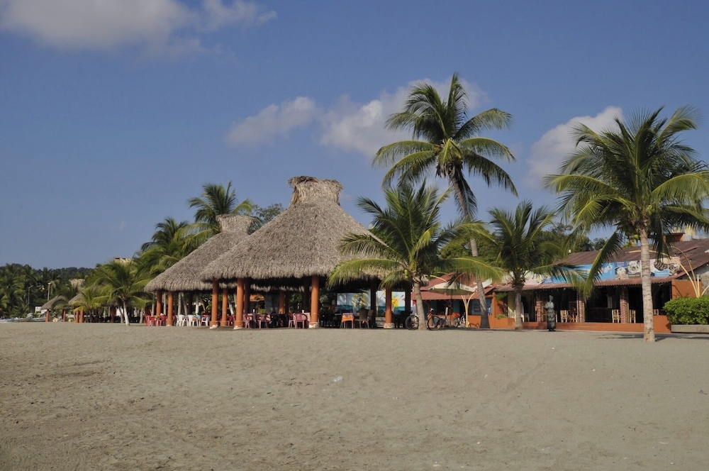 Hotel Zihua Caracol