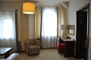 Atrium Hotel