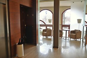 Atrium Hotel