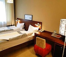 Atrium Hotel