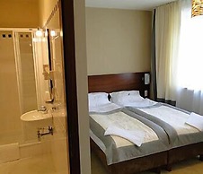 Atrium Hotel
