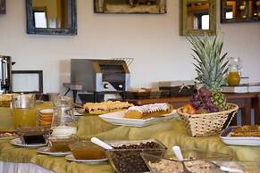 Borde Lago Hotel