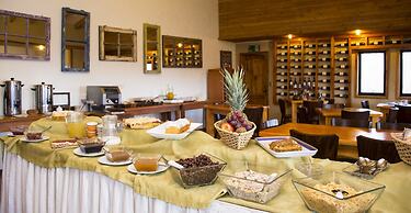 Borde Lago Hotel