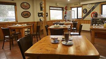 Borde Lago Hotel