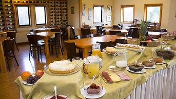 Borde Lago Hotel