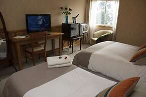 Borde Lago Hotel