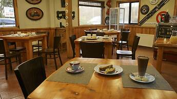 Borde Lago Hotel