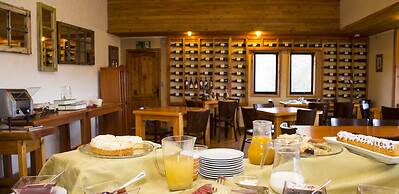 Borde Lago Hotel