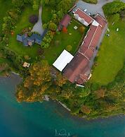 Borde Lago Hotel