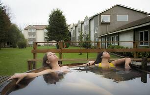 Borde Lago Hotel