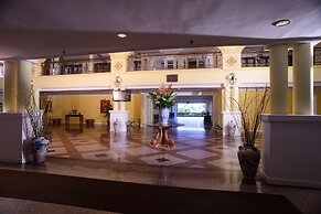 Bella Vista Waterfront Resort