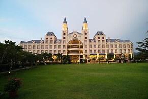 Bella Vista Waterfront Resort