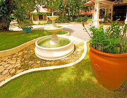 Costabella Tropical Beach Hotel