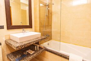Costabella Tropical Beach Hotel