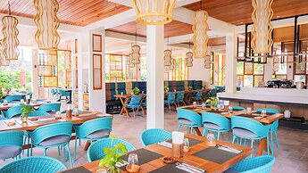 Costabella Tropical Beach Hotel