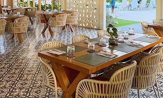 Costabella Tropical Beach Hotel