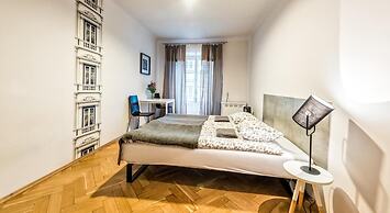 Flamingo Hostel