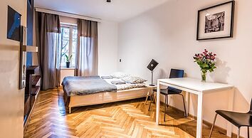 Flamingo Hostel