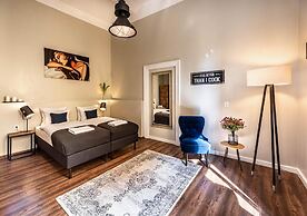 Flamingo Hostel