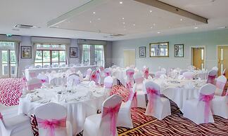 Classic Lodges - Bagden Hall Hotel