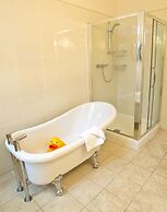 Classic Lodges - Bagden Hall Hotel