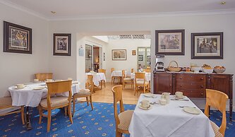 Abbey Lodge