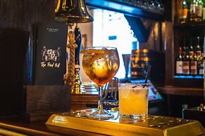 The Pied Bull