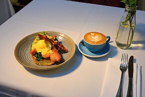 Hotel DeBrett