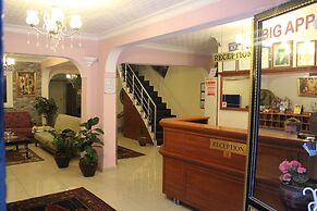 Big Apple Hotel