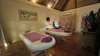 Coco Grove Beach Resort