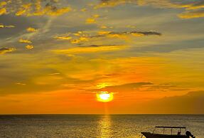 Coco Grove Beach Resort