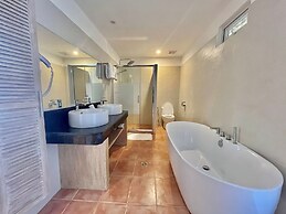 Coco Grove Beach Resort