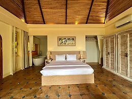 Coco Grove Beach Resort