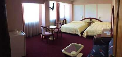 Americana Hotel