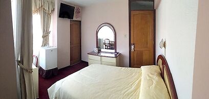 Americana Hotel