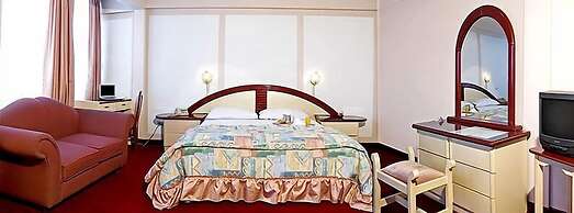 Americana Hotel