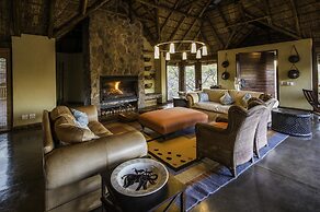 Tshwene Lodge