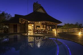 Tshwene Lodge
