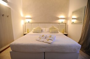 Artemisia Palace Hotel