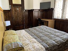 Hostal Little Castle - Hostel